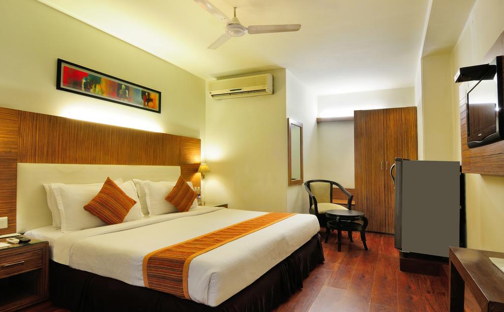 Hotel Crossroads Gurgaon Exterior foto