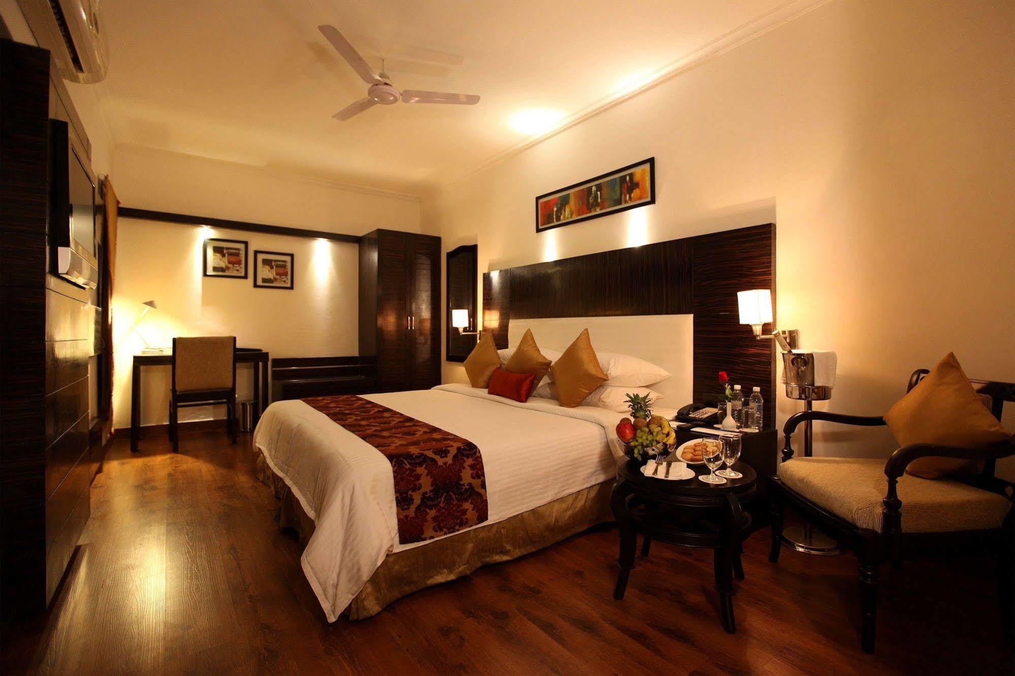 Hotel Crossroads Gurgaon Exterior foto