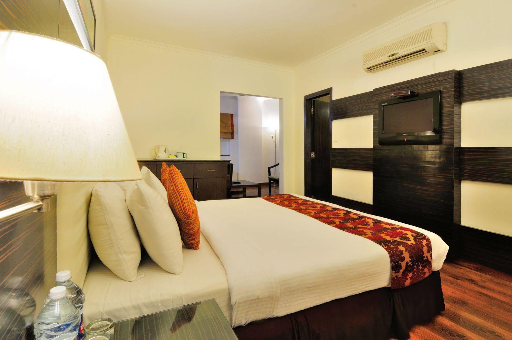 Hotel Crossroads Gurgaon Exterior foto