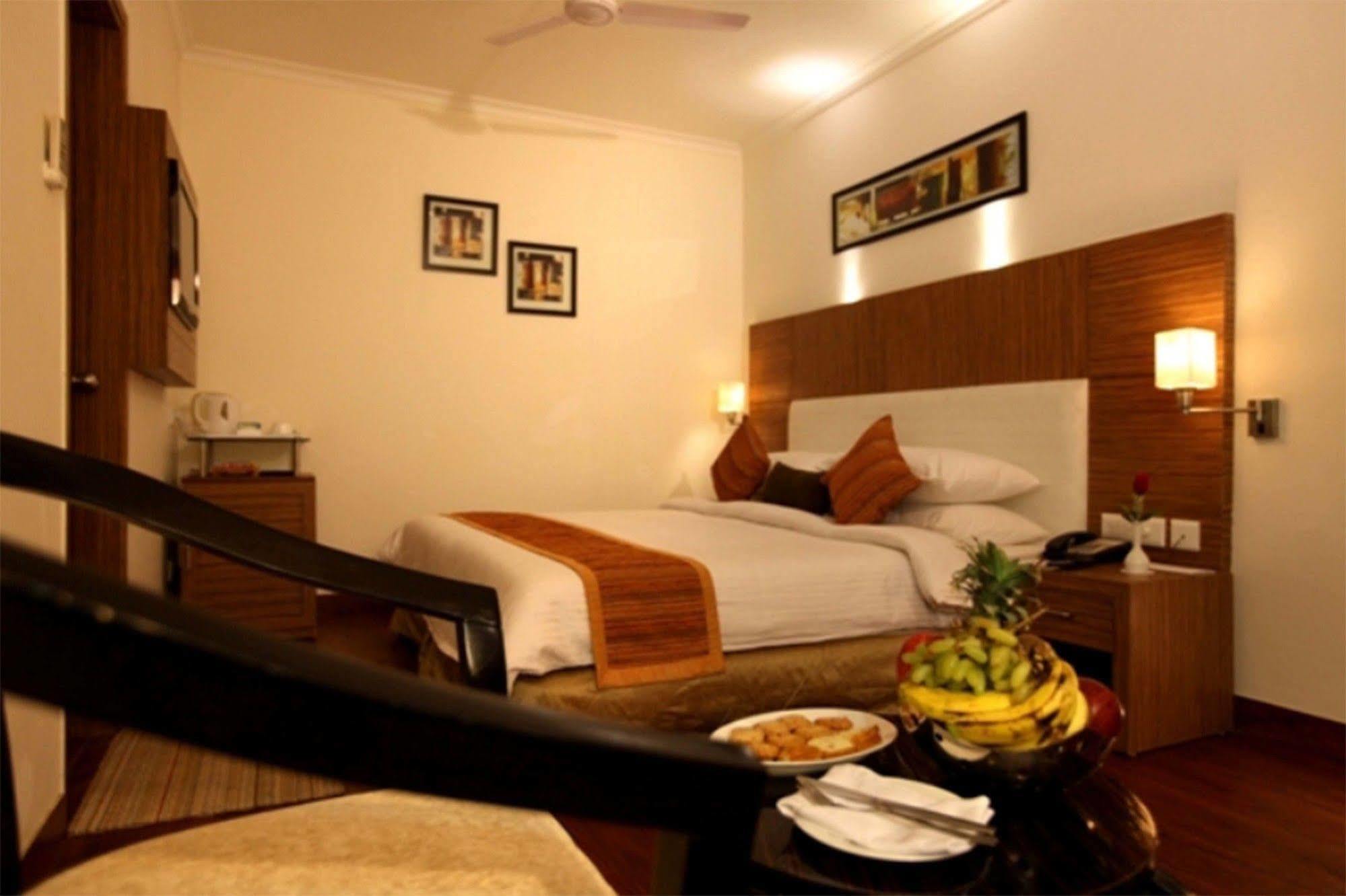 Hotel Crossroads Gurgaon Exterior foto